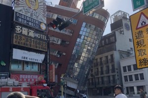 台湾倾斜大楼命运未定，重建还是加固修复？