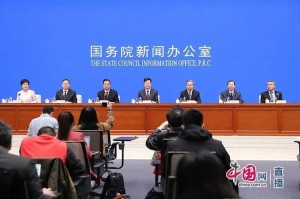疫情下的上海，卫健委副主任的角色与挑战