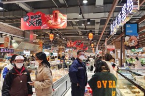 郑州疫情下的超市营业，保障民生与防控的双重挑战