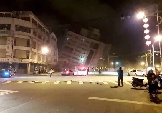 台湾7.3级地震，灾难的震撼与生命的脆弱