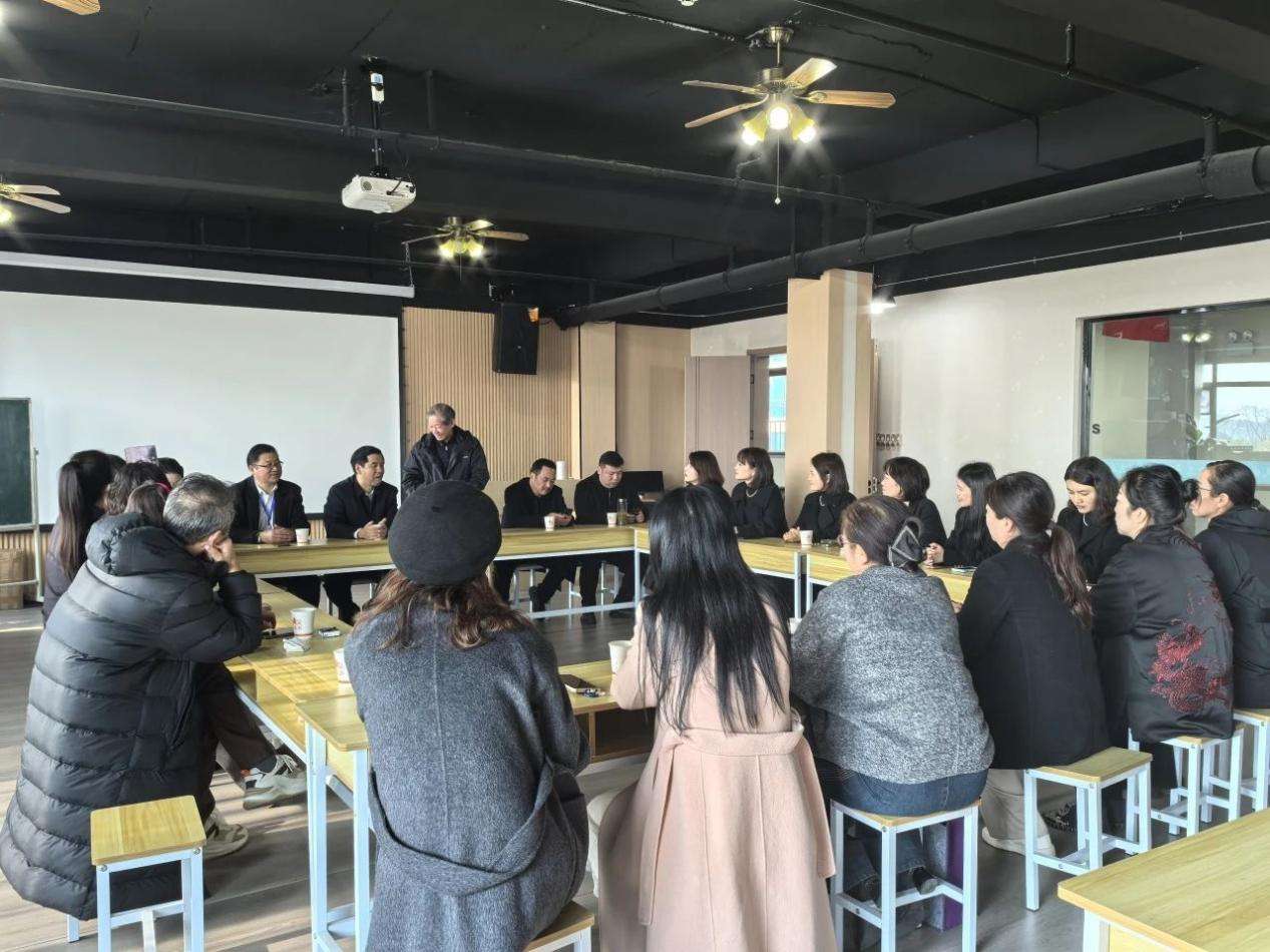 香港疫情下大学教育现状，停课、挑战与未来展望