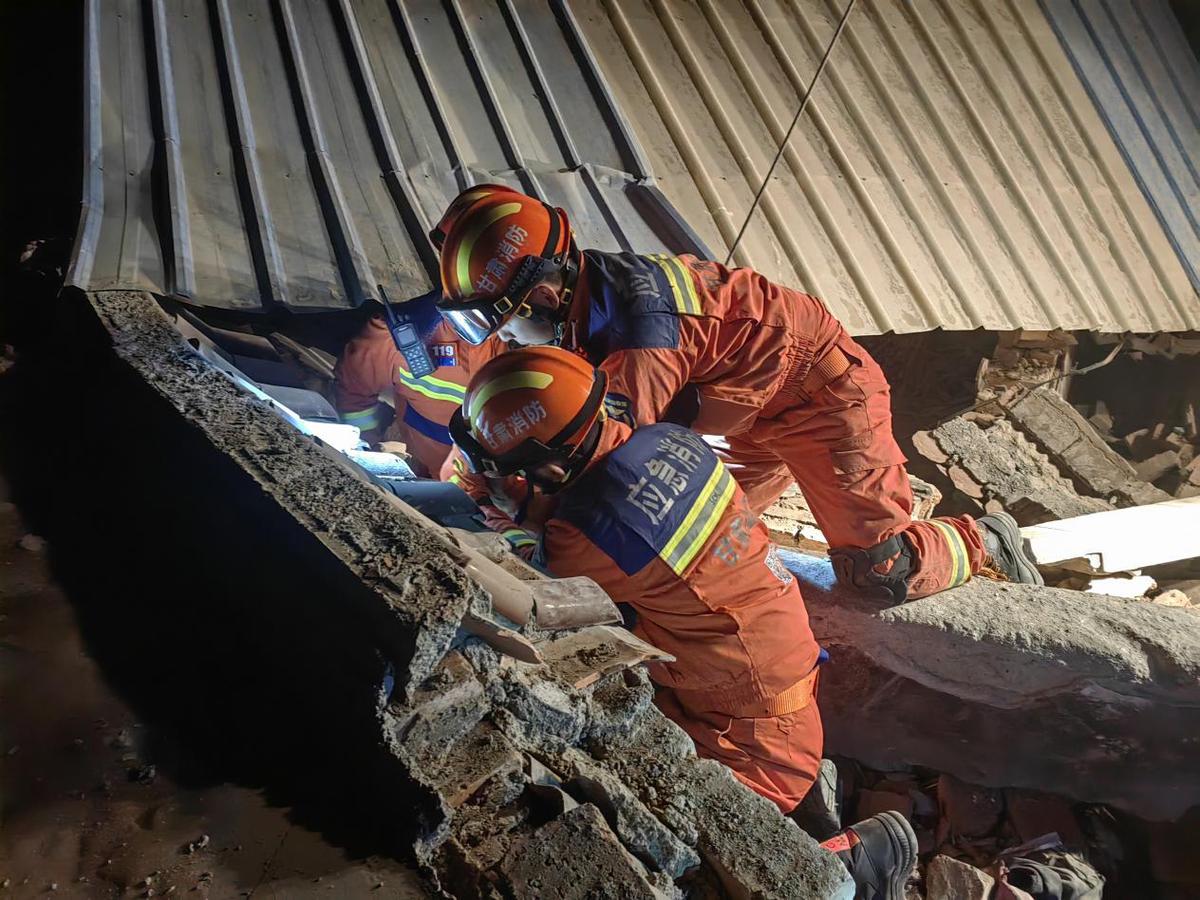 台湾发生地震报道，一场突如其来的震动与救援行动