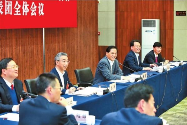 疫情下的挑战与云南省委书记的责任担当