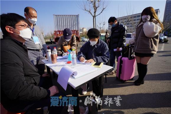 疫情下的济南艺术学校学生，坚守与探索的艺术之路