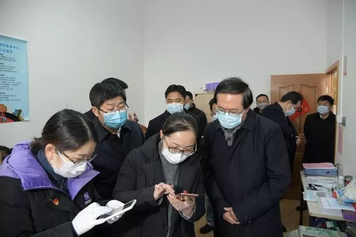 河南省委书记与疫情的应对之道