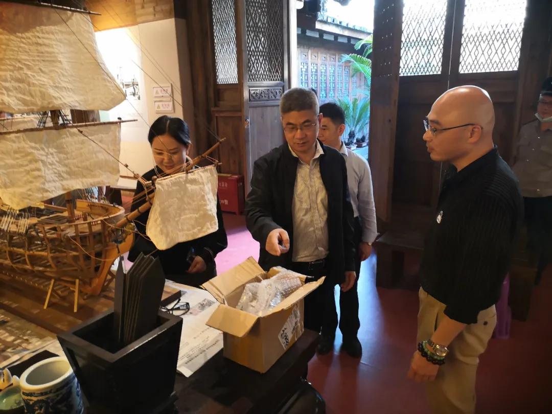 福州疫情防控指挥部发布最新公告，坚决遏制疫情扩散，全力保障人民安全