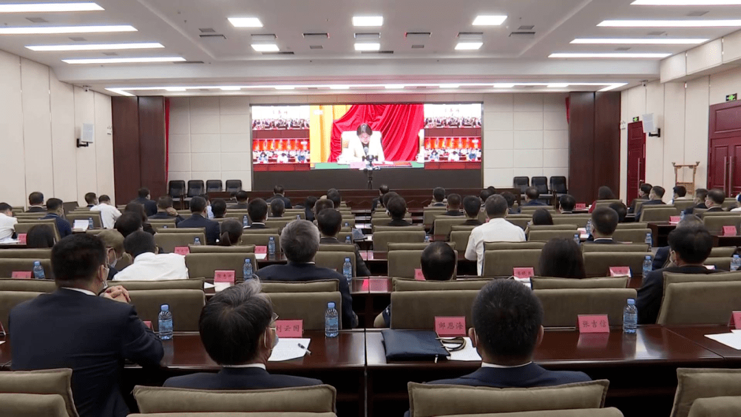 重庆市与甘肃省疫情报告分析