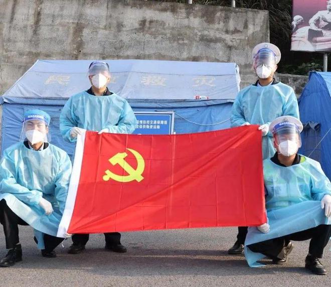 重庆与新疆，共克时艰，抗击疫情