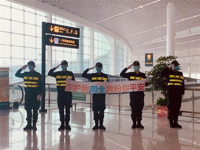 重庆与武汉，疫情形势的对比与反思