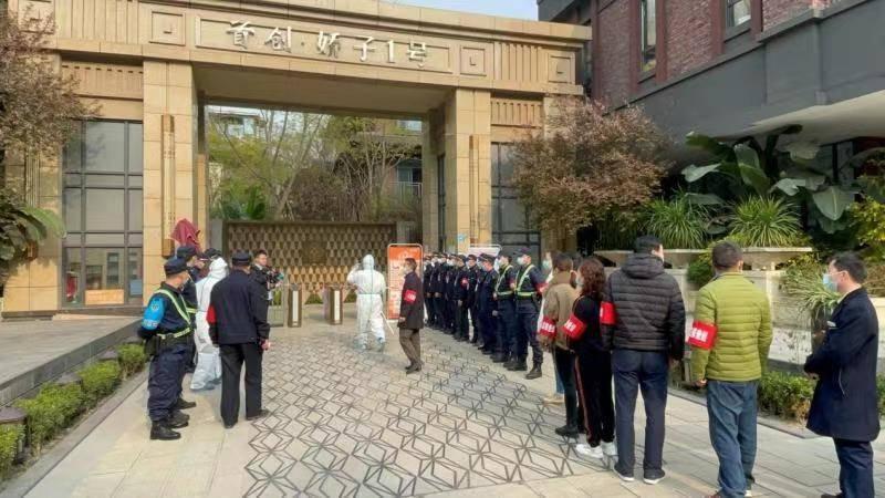 成都与北京疫情防控，策略比较与成效分析