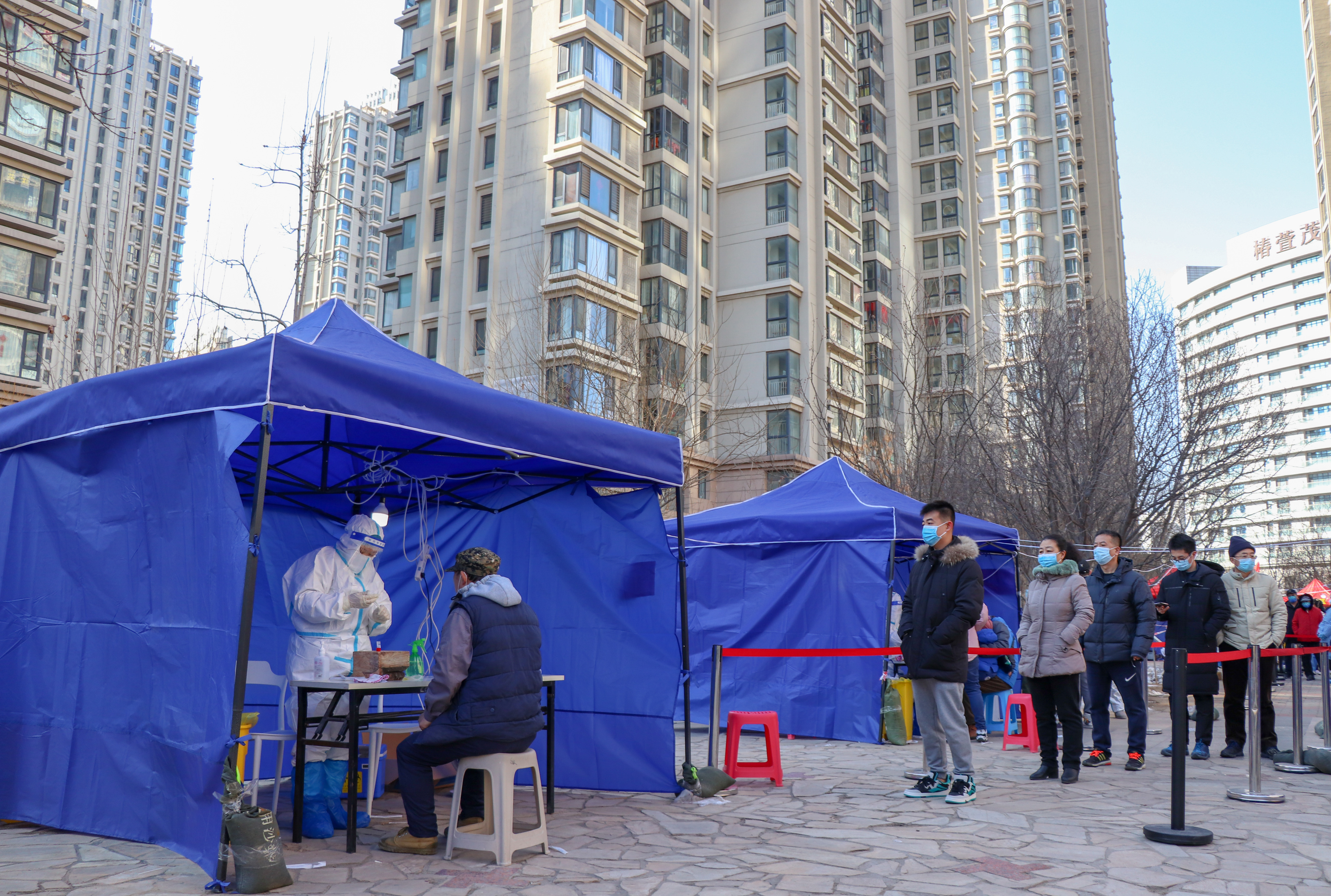 天津疫情控制区的科学防控与社区韧性建设