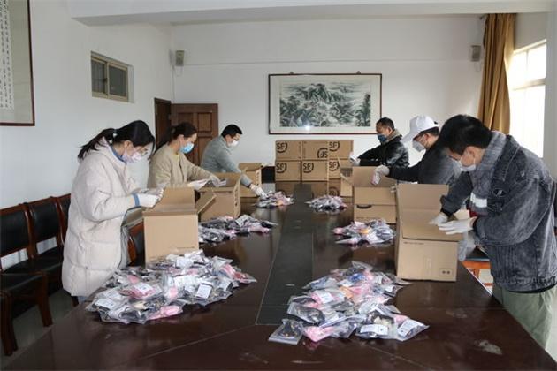 南京抗疫医生，白衣执甲的逆行英雄与城市守护者