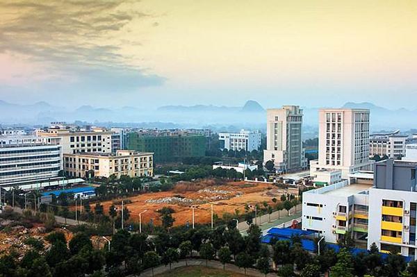 广西壮族自治区包含哪些城市？
