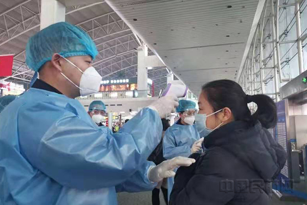 乌鲁木齐机场疫情防控指挥，筑牢空中门户的安全防线