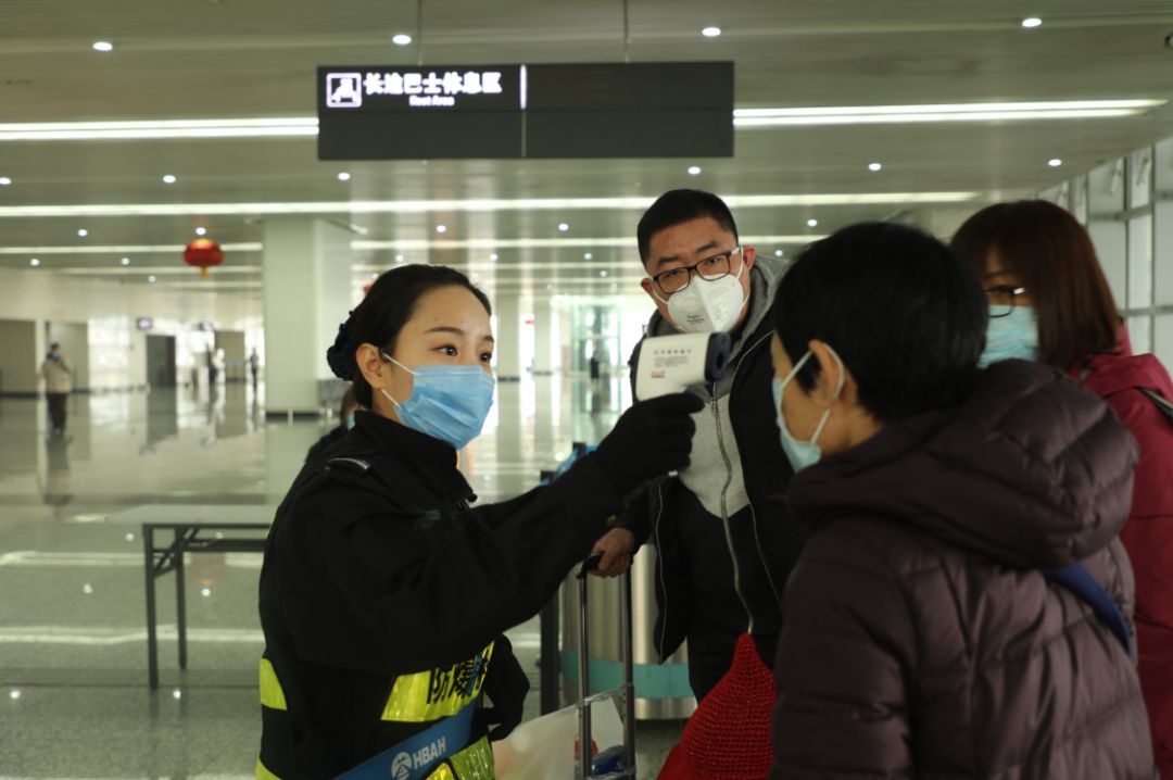 北京机场疫情防控热线24小时，守护旅客健康安全的重要防线