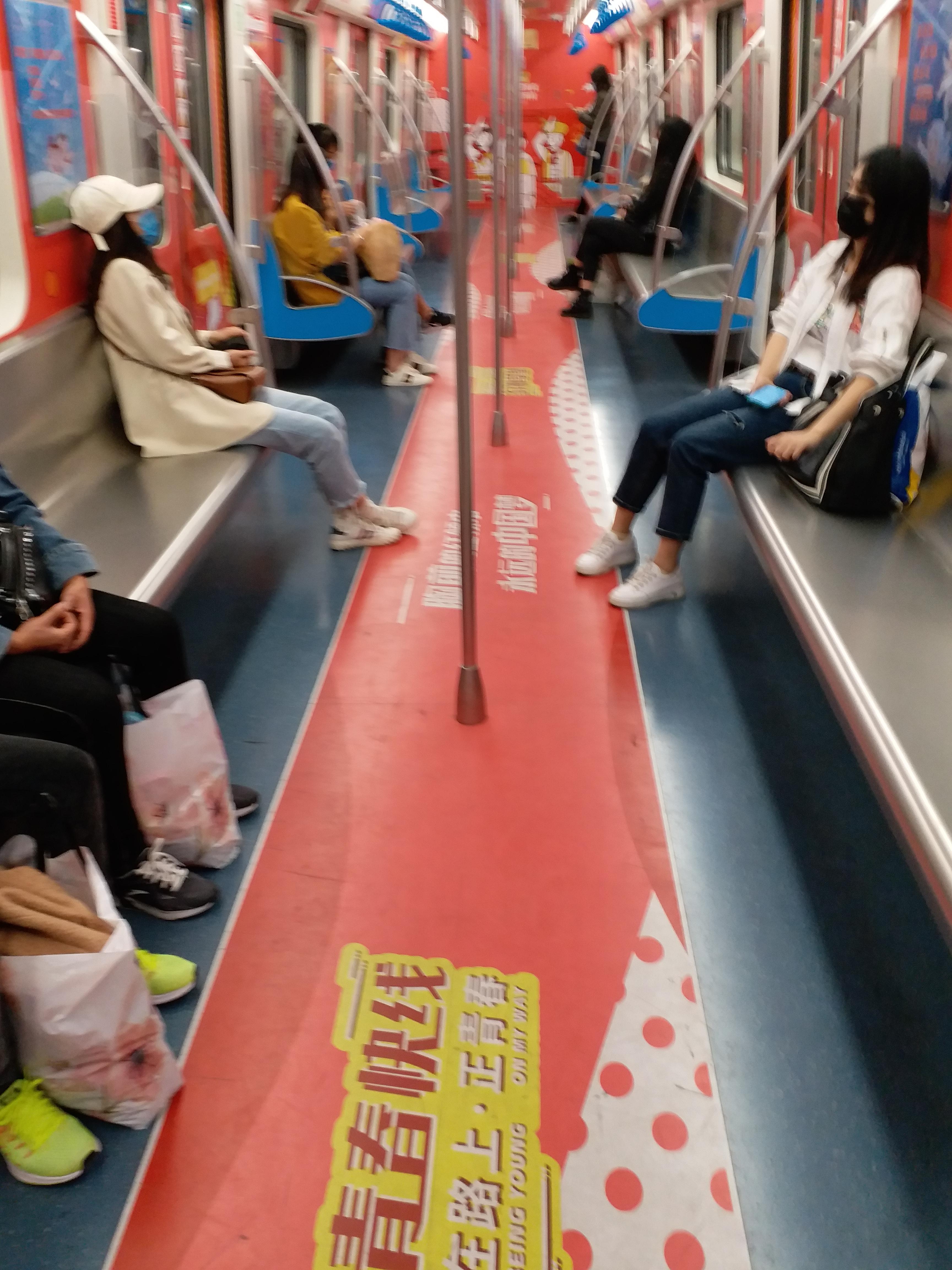 北京地铁不再强制佩戴口罩，新常态下的出行变化与思考