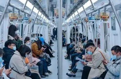 北京地铁新规，未戴口罩乘客将被劝离