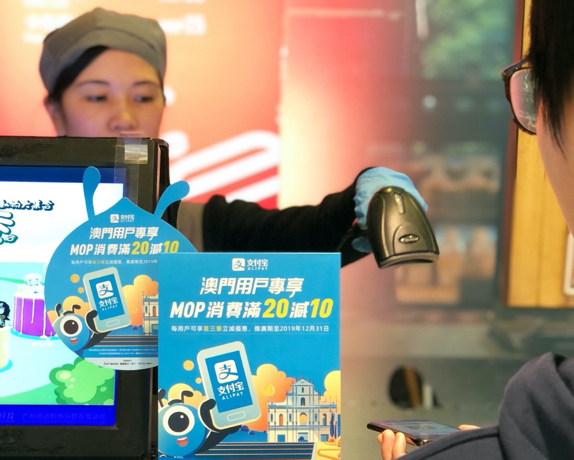 香港与澳门疫情回顾与展望，抗疫经验与未来挑战