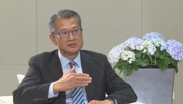 香港疫情行动轨迹，防控策略、社会影响与未来启示