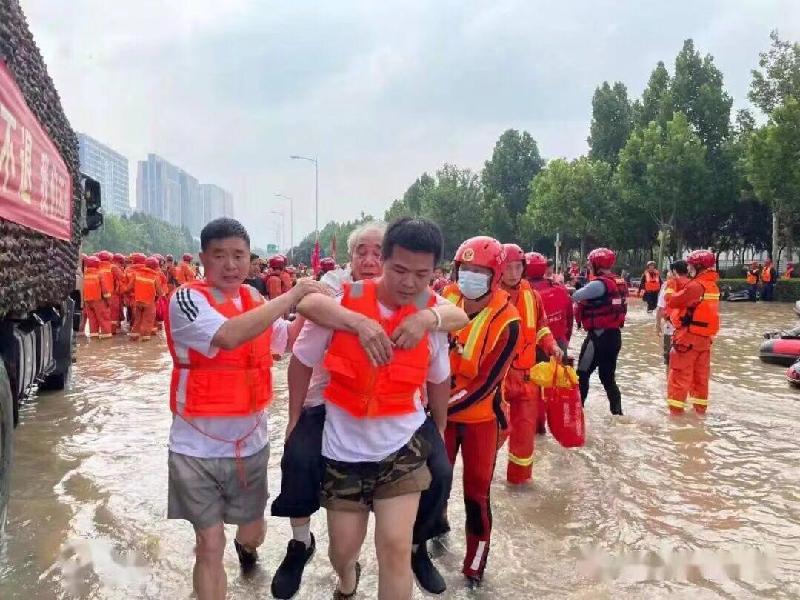 暴雨围城，血脉相连，郑州洪灾中大批台胞被困引发两岸温情救援
