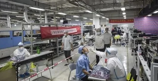郑州疫情下的富士康，员工放假与产业困境