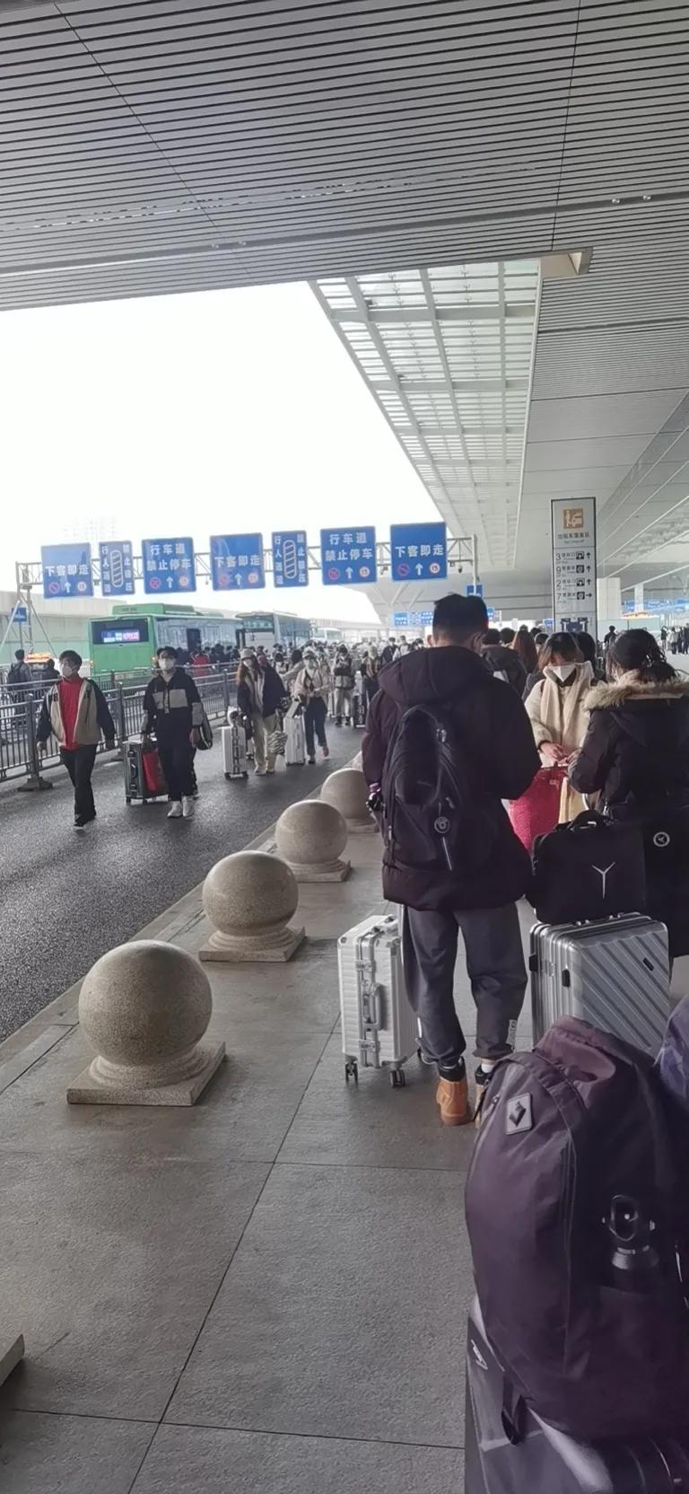郑州疫情封控，挑战、应对与反思