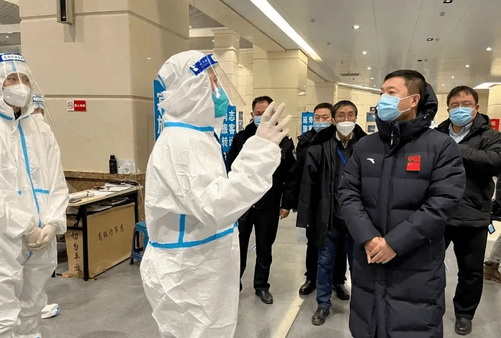 上海疫情局与辽宁省副局长的跨省协作，抗疫背后的制度力量与人性光辉