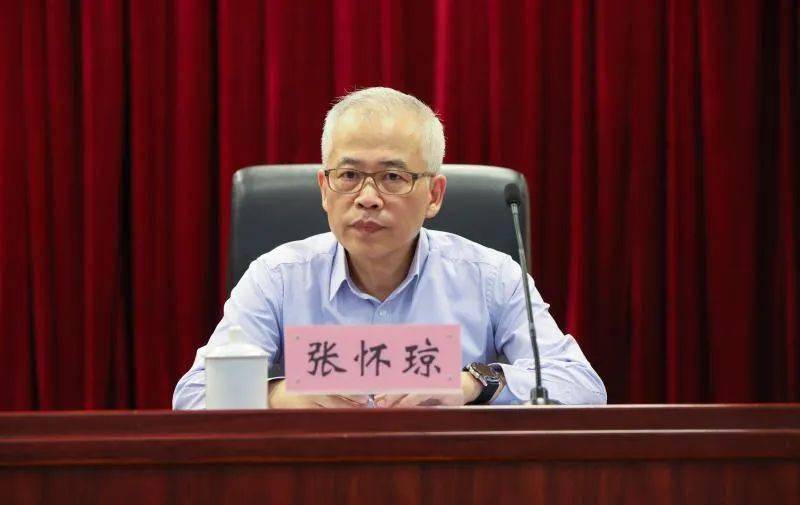 上海市卫健委副局长，公共卫生治理的守门人与城市健康发展的推动者