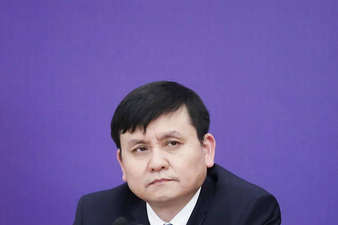张文宏，上海防疫主任的科学担当与人文情怀