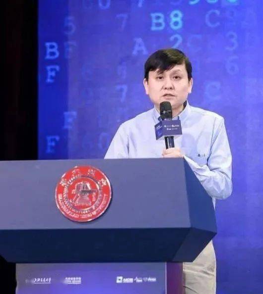 好的，没问题。以下是关于张文宏担任上海疾控主任的文章